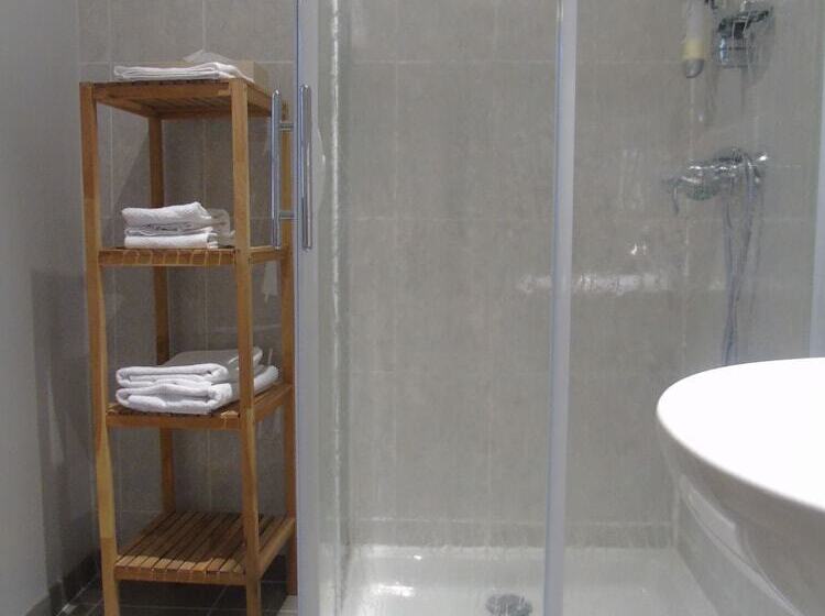 חדר סטנדרט מיטה זוגית, Hôtel Restaurant Le Colombier