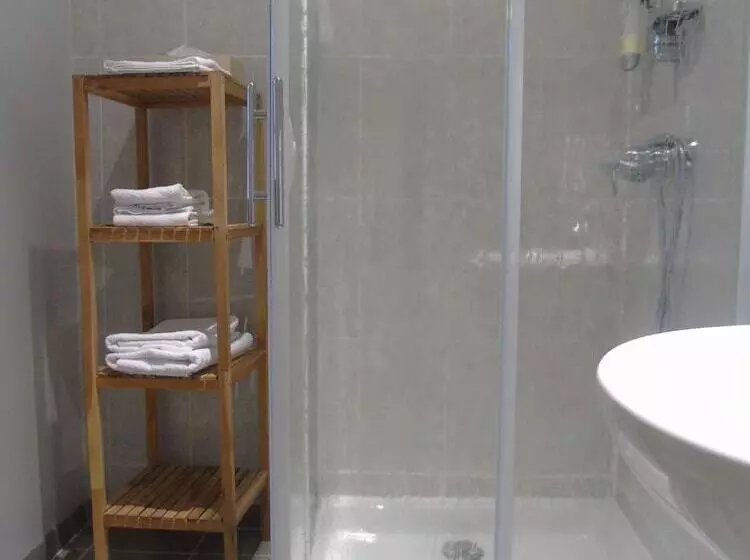 اتاق استاندارد با تخت دوبل, Hôtel Restaurant Le Colombier