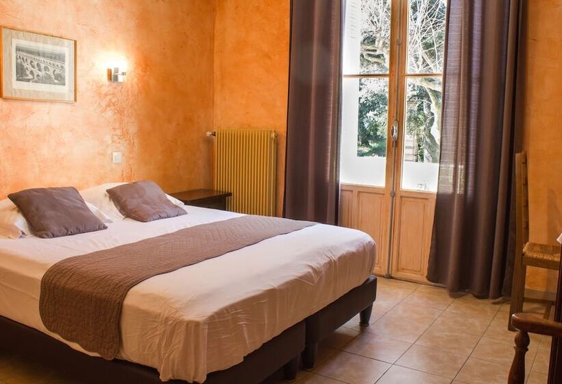 חדר סטנדרט מיטה זוגית, Hôtel Restaurant Le Colombier