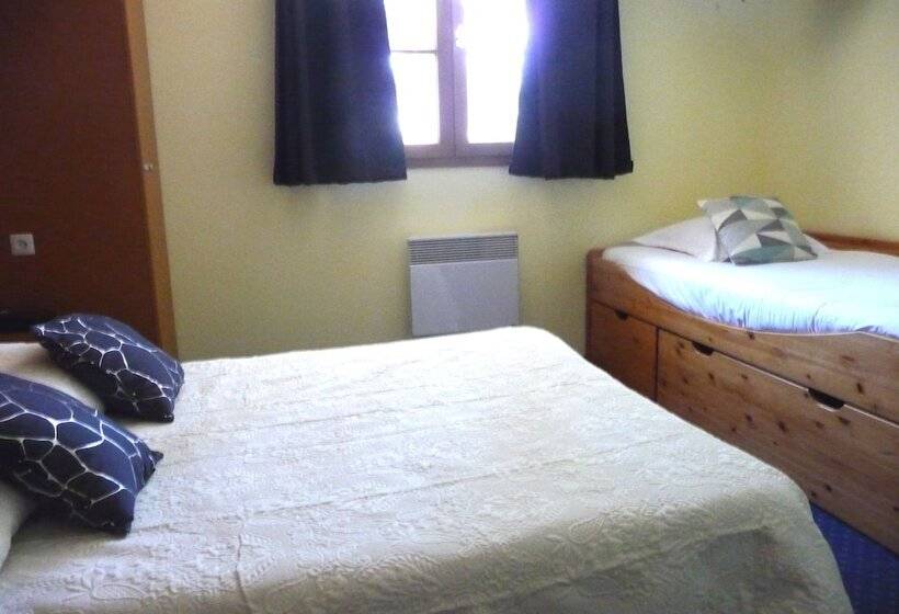 חדר סטנדרט לשלושה, Hôtel Restaurant Le Colombier