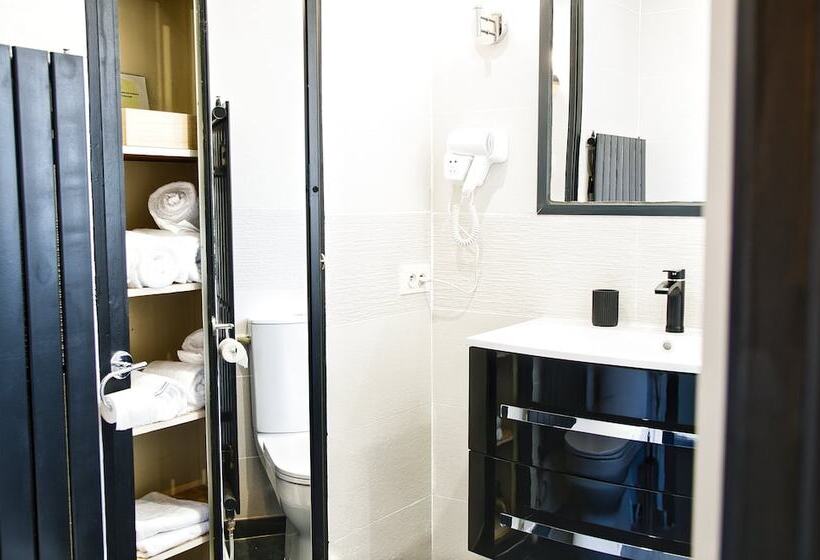 חדר משפחתי, Hôtel Restaurant Le Colombier