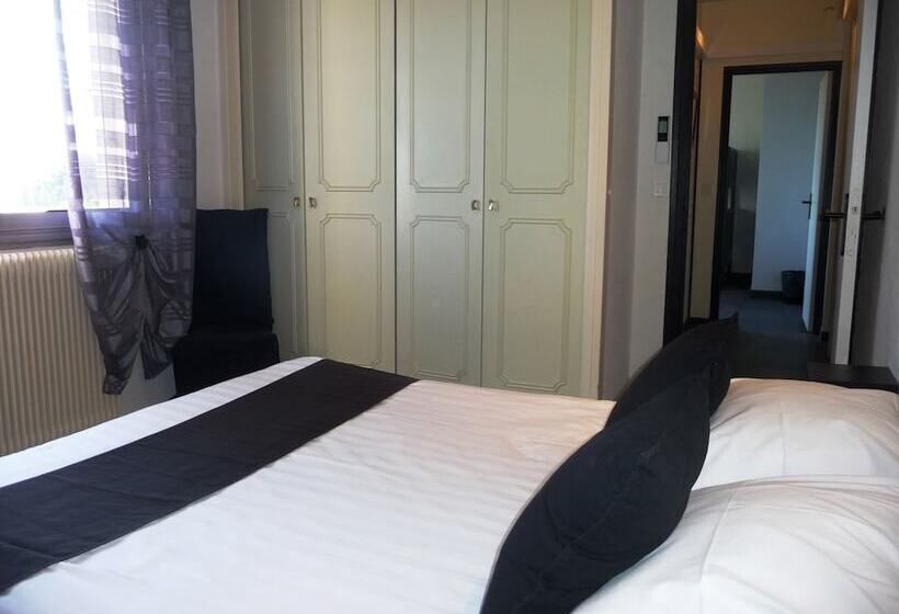 חדר משפחתי, Hôtel Restaurant Le Colombier