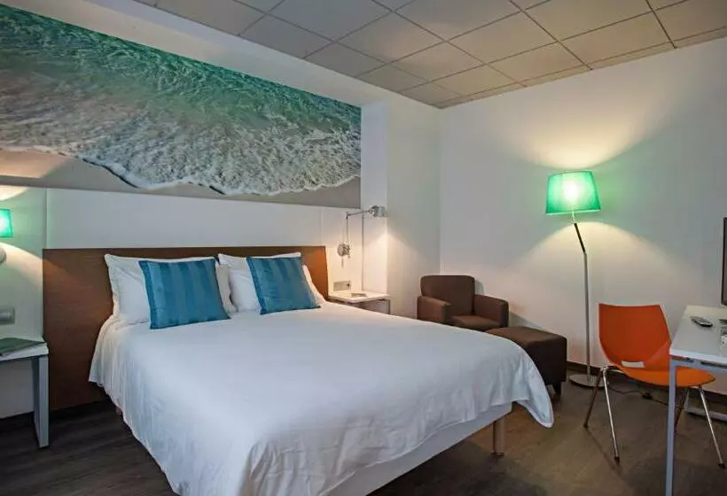 اتاق سوپریور با بالکن, Ibis Styles A Coruna