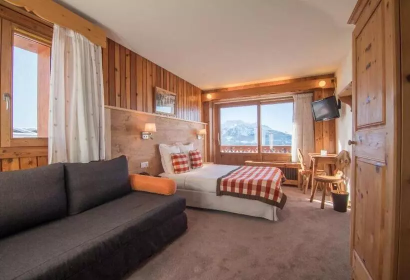 اتاق استاندارد چهارنفره با بالکن, Le Relais Du Petit Saint Bernard