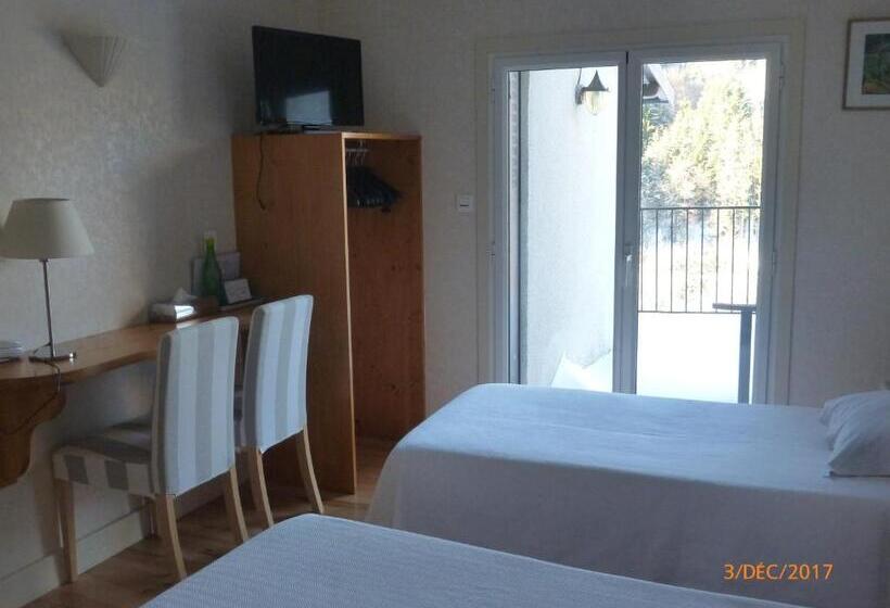 غرفة قياسية مزوَّدة بتراس, Les Tilleuls