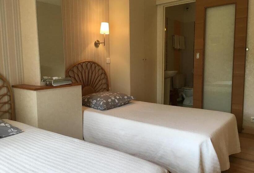 غرفة قياسية مزوَّدة بتراس, Les Tilleuls