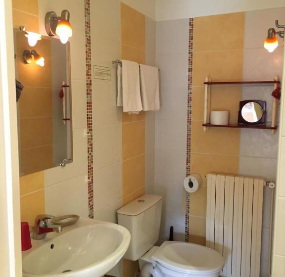 غرفة قياسية مزوَّدة بتراس, Les Tilleuls