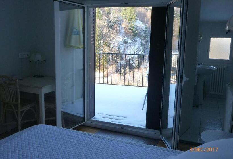 Comfort room with balcony, Les Tilleuls