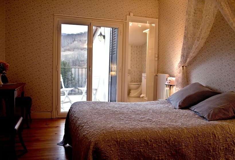 غرفة قياسية مزوَّدة بتراس, Les Tilleuls