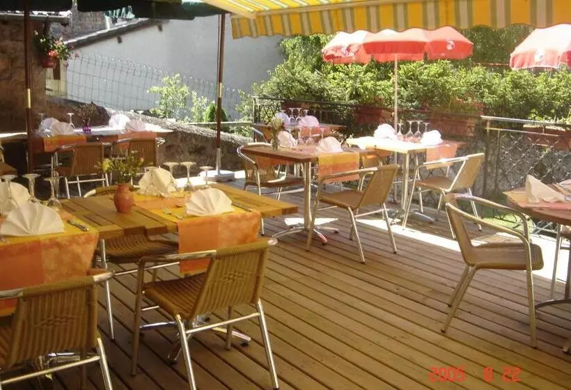 スタンダードトリプルルーム, Logis Spa Hotel Restaurant De La Poste