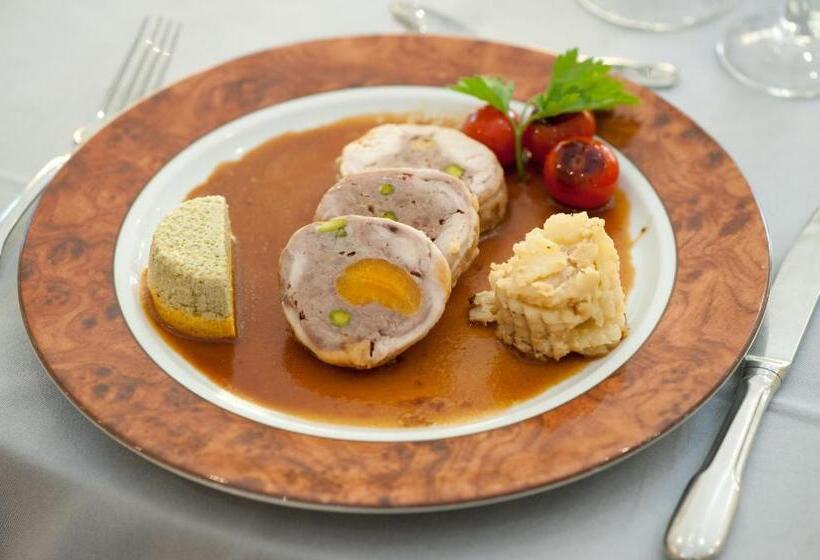 庭の見えるシングルルーム, Logis Spa Hotel Restaurant De La Poste