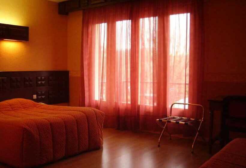 غرفة عائلية, Logis Hôtel Restaurant Chez Nous