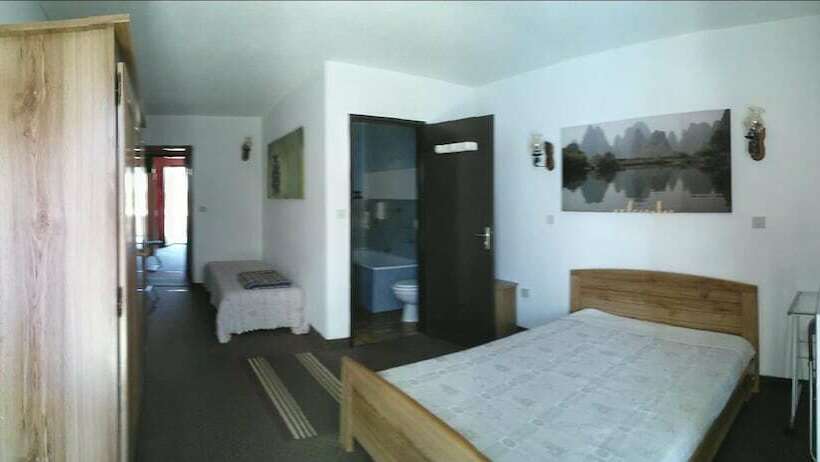 غرفة قياسية ثلاثية, Mas Du Colombier