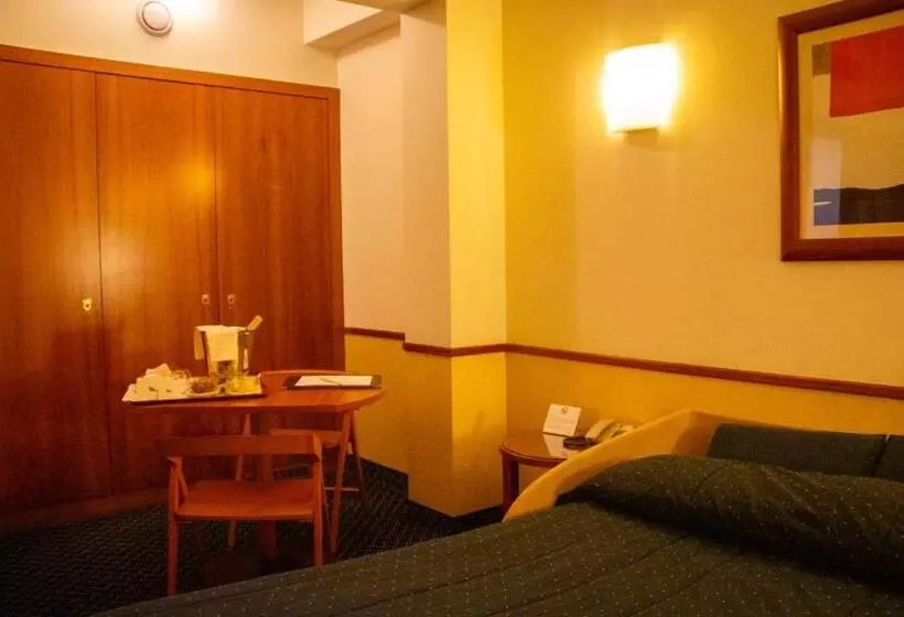 سوییت جونیور, Pacific Hotel Fortino
