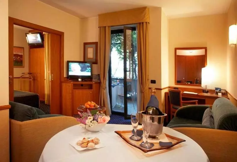 سوییت جونیور, Pacific Hotel Fortino