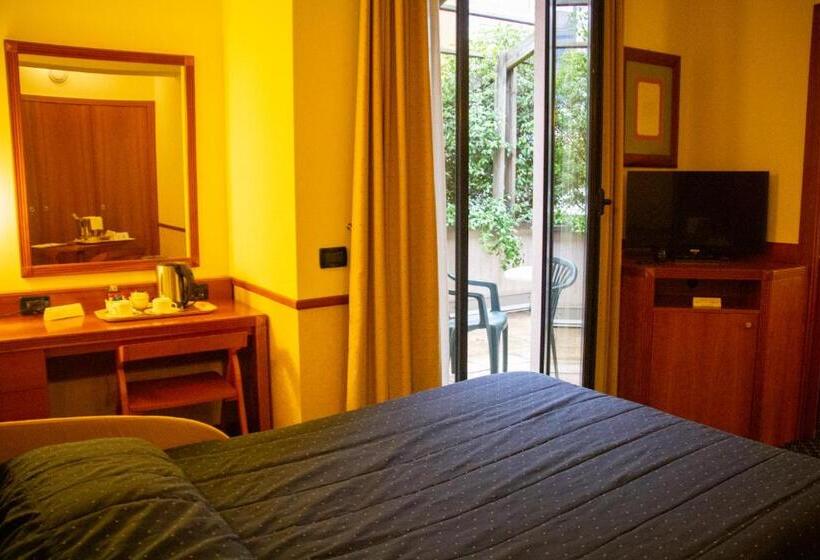 سوییت جونیور, Pacific Hotel Fortino