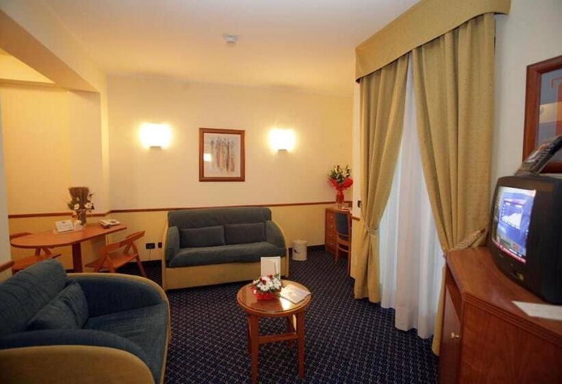 جناح, Pacific Hotel Fortino