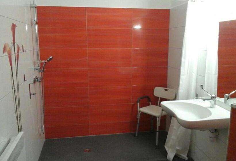 스탠다드 트리플 룸, Pikassaria