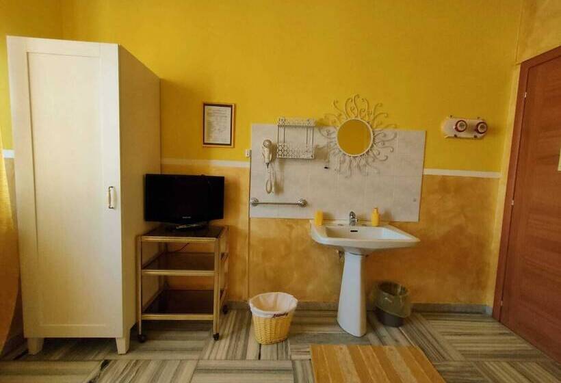 스탠다드 룸 공동 욕실, Serenella