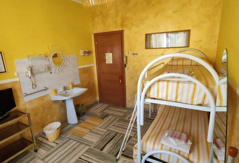 스탠다드 룸 공동 욕실, Serenella