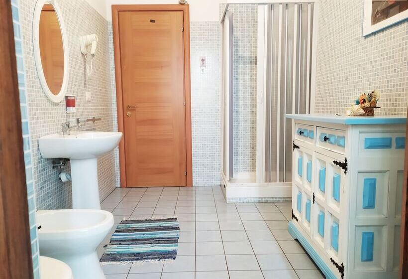 스탠다드 룸 공동 욕실, Serenella