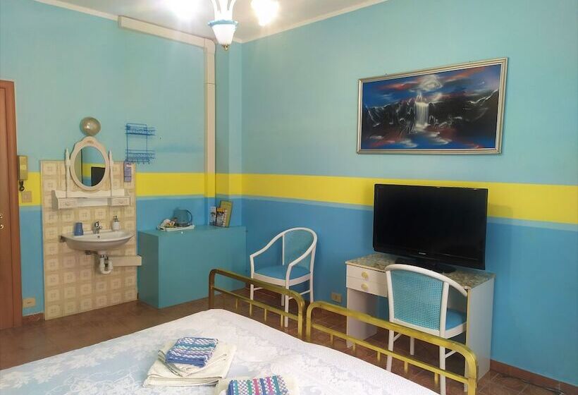 اتاق استاندارد با سرویس بهداشتی مشترک, Serenella