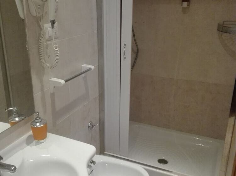 اتاق استاندارد, Serenella