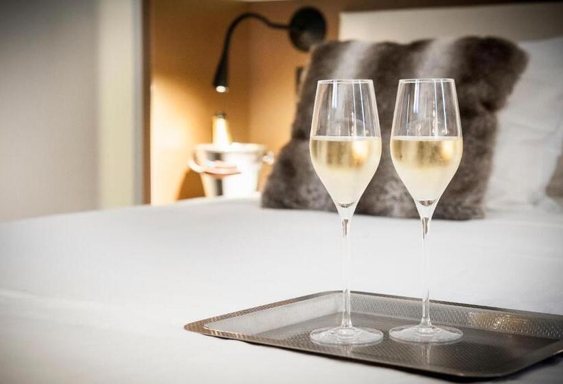 Номер Стандарт с Гидромассажем, The Originals Boutique, Hôtel Bulles By Forgeron, Lille Sud