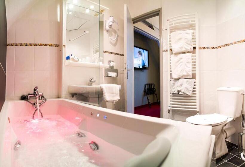 اتاق استاندارد با وان آب گرم, The Originals Boutique, Hôtel Bulles By Forgeron, Lille Sud