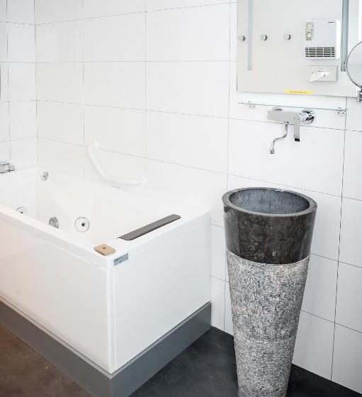 Полулюкс, The Originals Boutique, Hôtel Bulles By Forgeron, Lille Sud