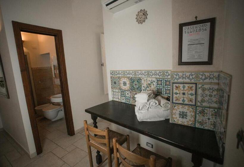 اتاق عادی, B&b Del Castelvecchio