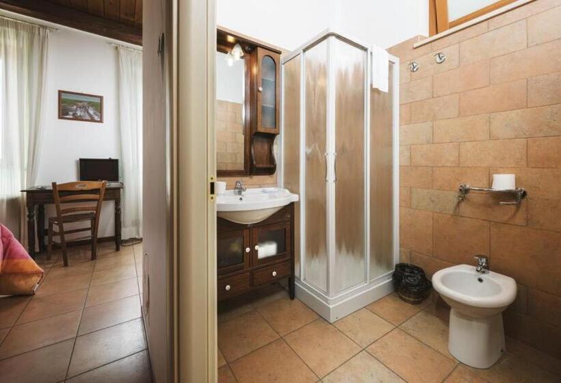 חדר סטנדרט לארבעה, Briciola Di Sole B&b E Ristorante