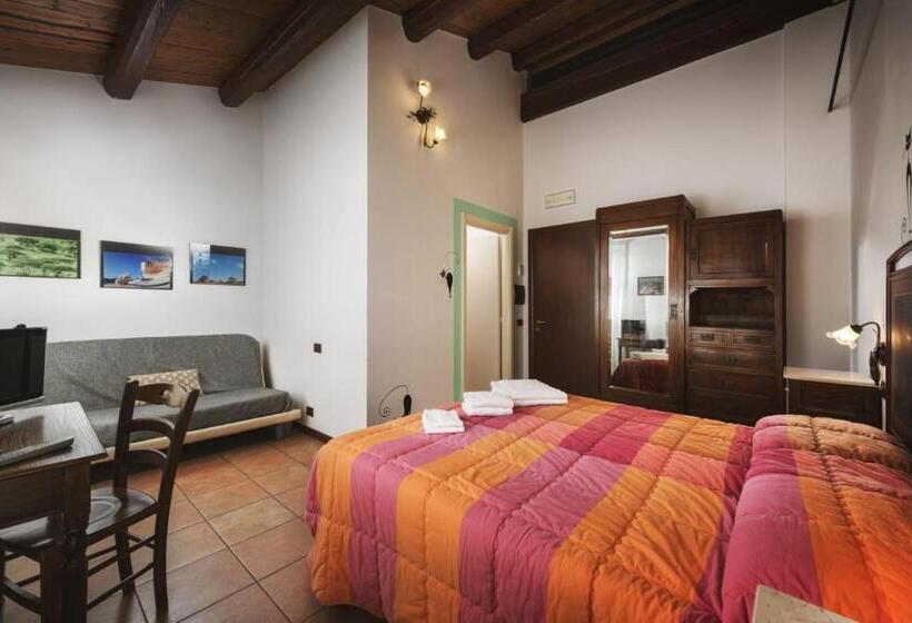 חדר סטנדרט לארבעה, Briciola Di Sole B&b E Ristorante