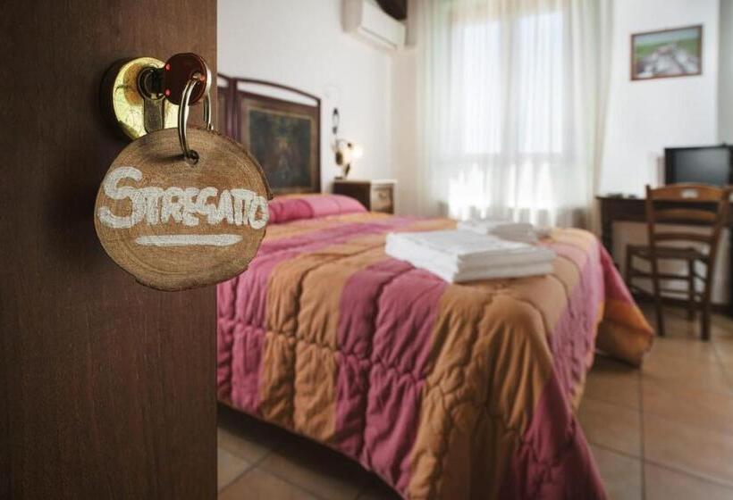 חדר סטנדרט לארבעה, Briciola Di Sole B&b E Ristorante