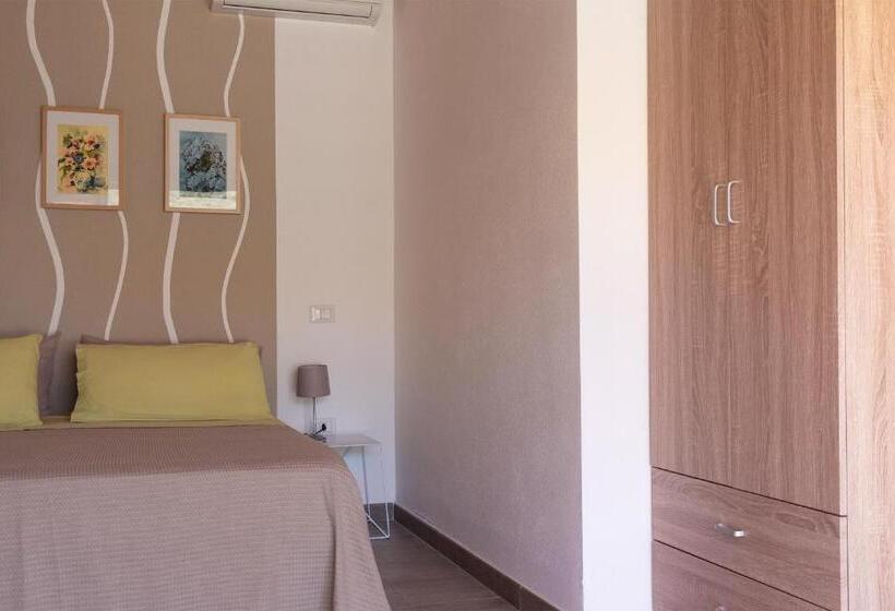 חדר סטנדרט מותאם לאדם עם מוגבלויות, Sa Guardia De Ferricci