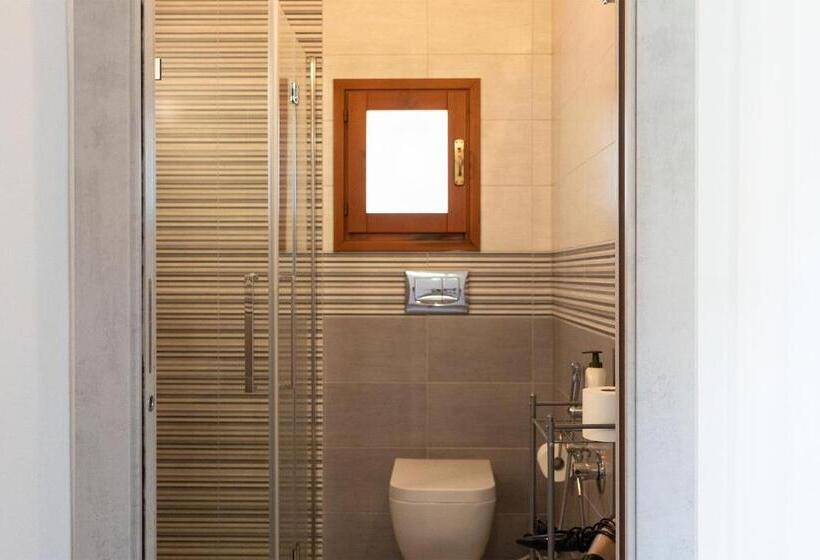 חדר סטנדרט מותאם לאדם עם מוגבלויות, Sa Guardia De Ferricci