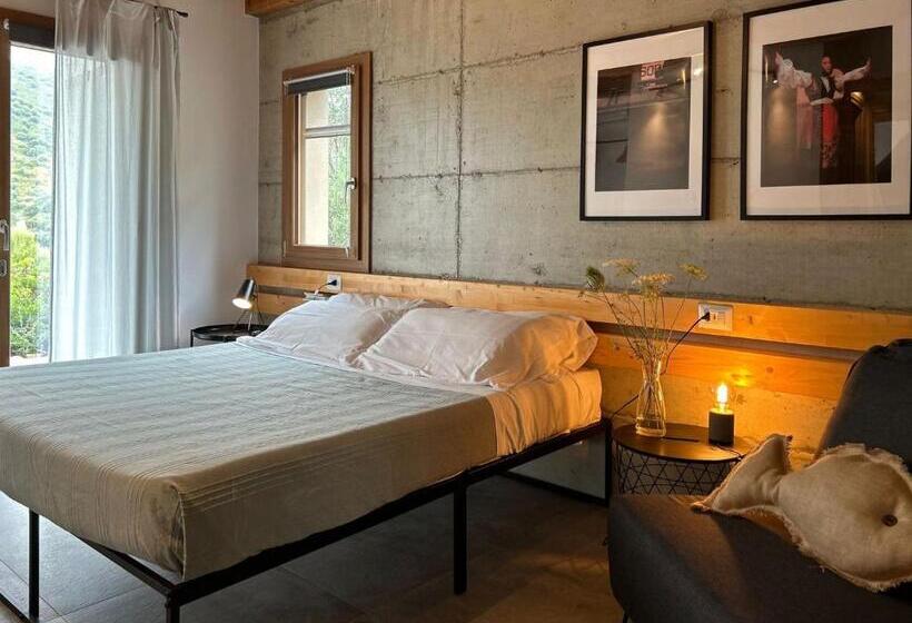 דירת חדר עם טרסה, Sa Guardia De Ferricci