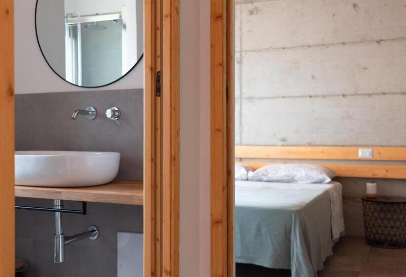 דירת חדר עם טרסה, Sa Guardia De Ferricci