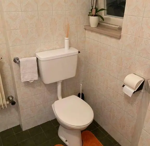 バス共有のスタンダードルーム, Gasthof Albergo Ressmair