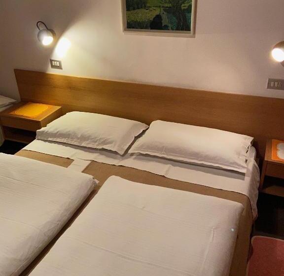 스탠다드 트리플 룸, Gasthof Albergo Ressmair
