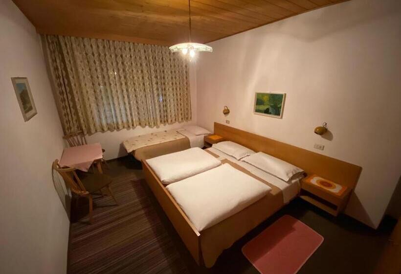 스탠다드 트리플 룸, Gasthof Albergo Ressmair