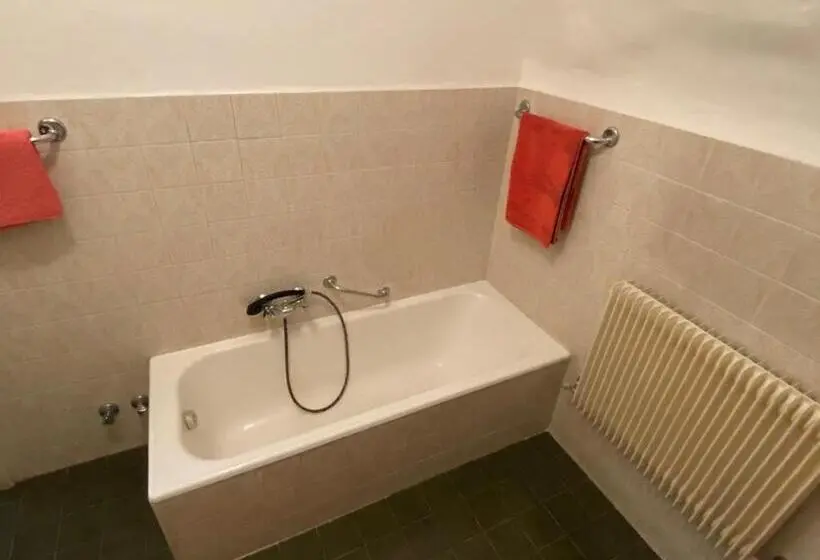 バス共有のスタンダードルーム, Gasthof Albergo Ressmair