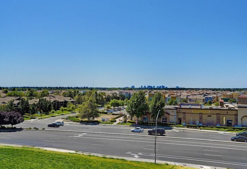جناح, Towneplace Suites Sacramento Airport Natomas