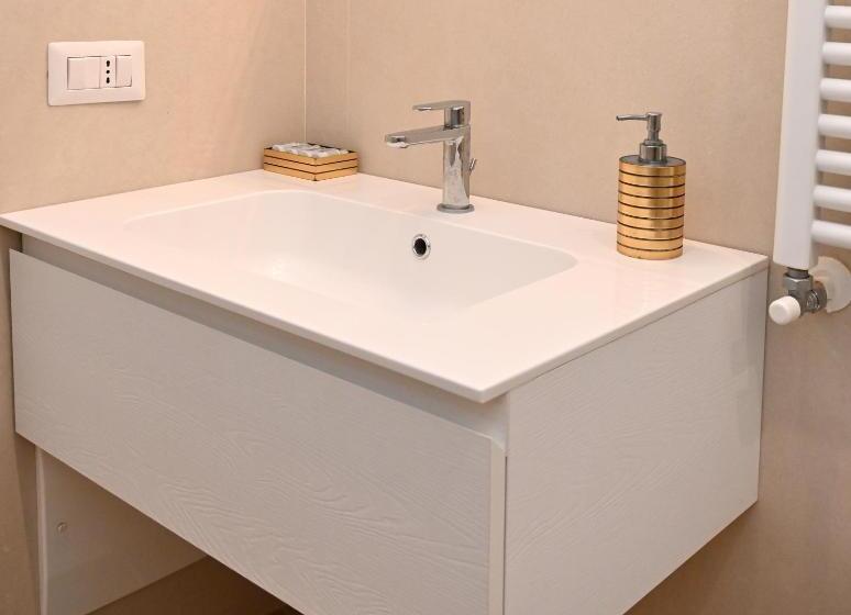 اتاق لوکس چهار تخته, Olimpia Residence