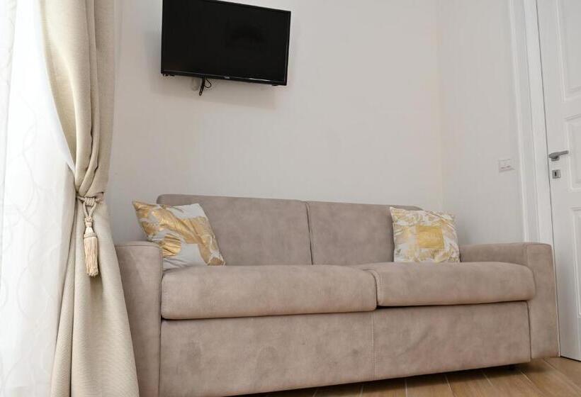 اتاق استاندارد چهار تخته, Olimpia Residence