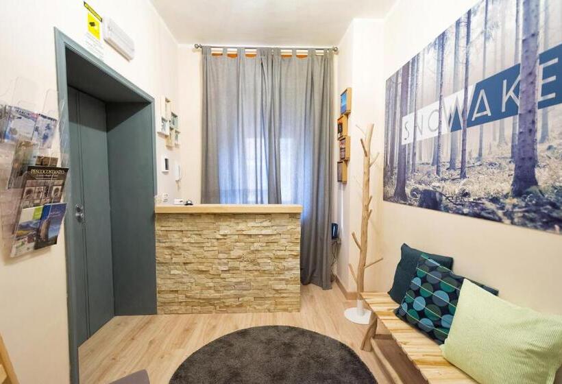 בית, 4 חדרי שינה, Snowake House