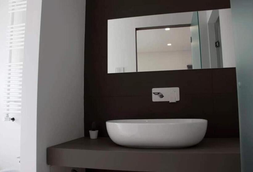 キングサイズベッドのスタンダードルーム, Xenia, B&b Soverato