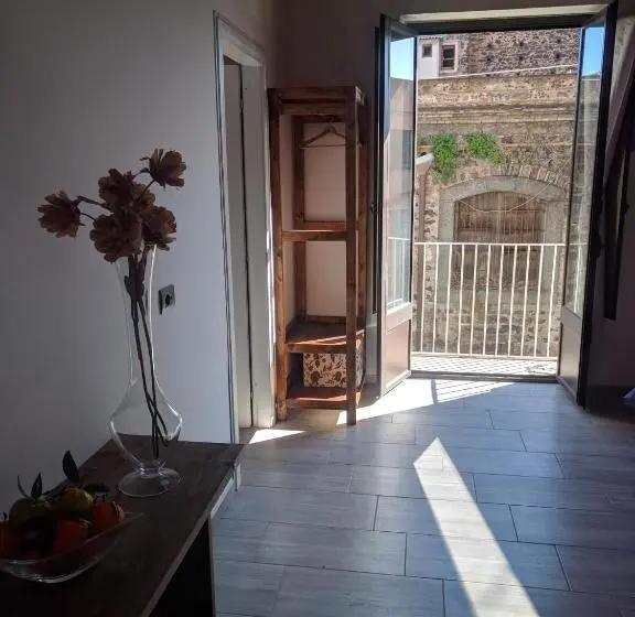 اتاق خانوادگی, Antica Catania B&b