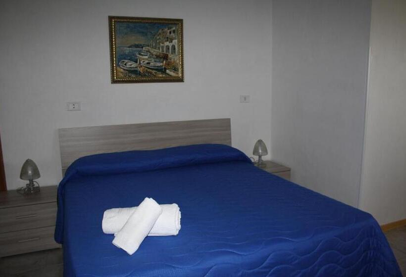 חדר סטנדרט לשלושה, B&b Borgo Pileri