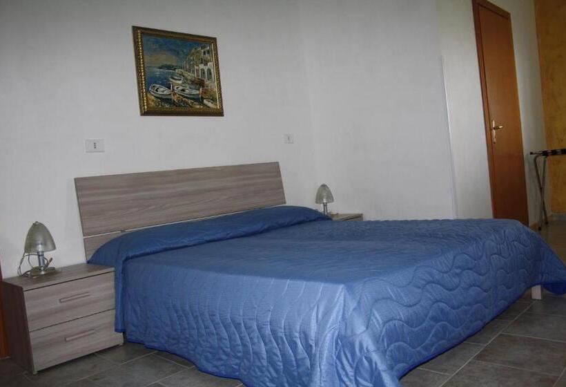 חדר סטנדרט לשלושה, B&b Borgo Pileri